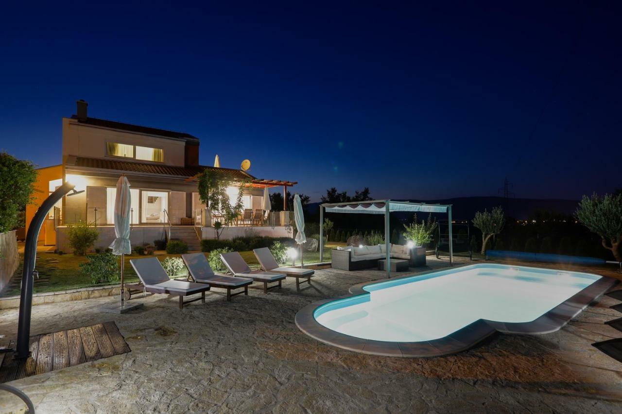 Luxury Villa Nadalina-Dicmo Dugopolje Exterior photo