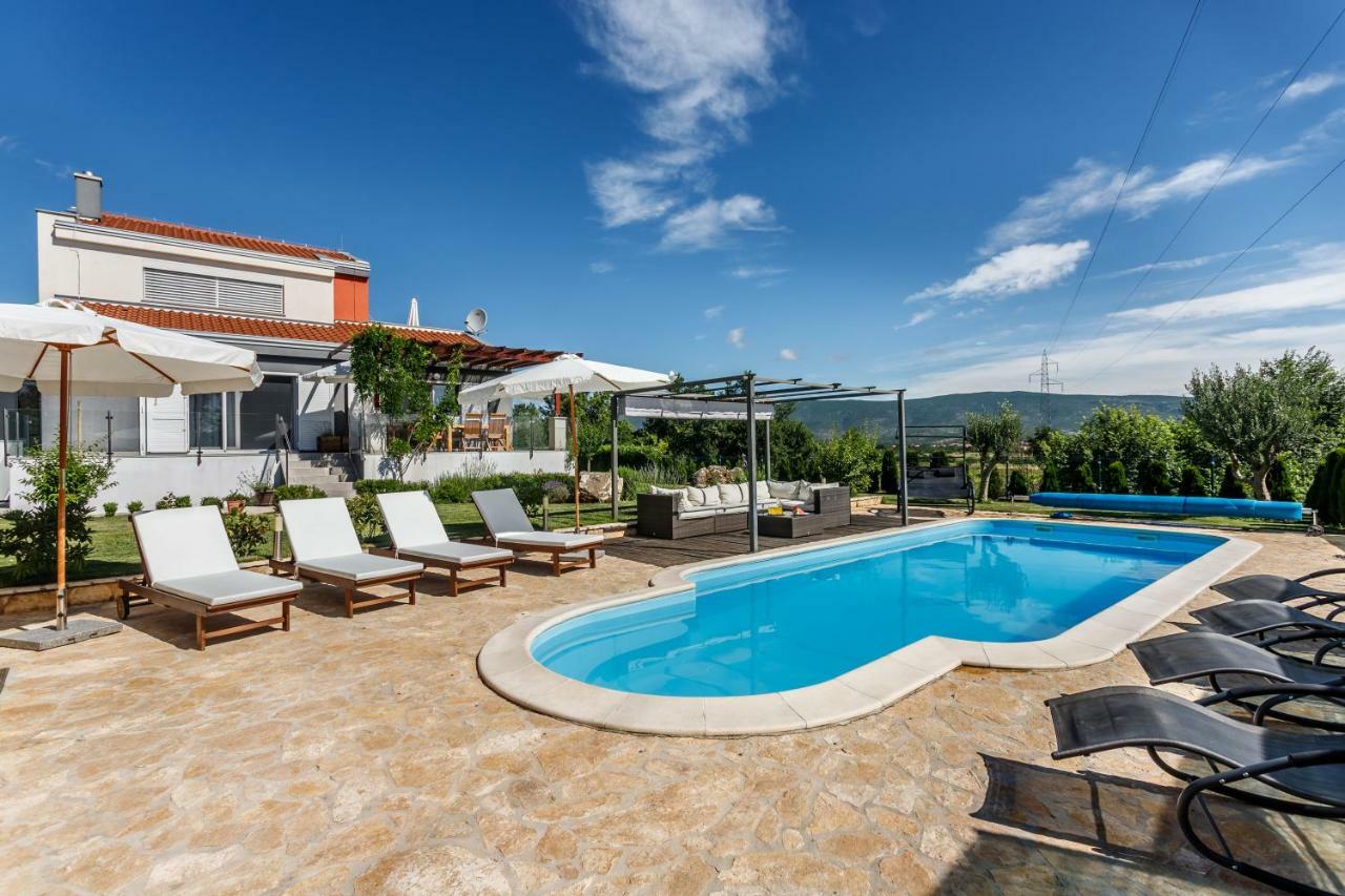 Luxury Villa Nadalina-Dicmo Dugopolje Exterior photo