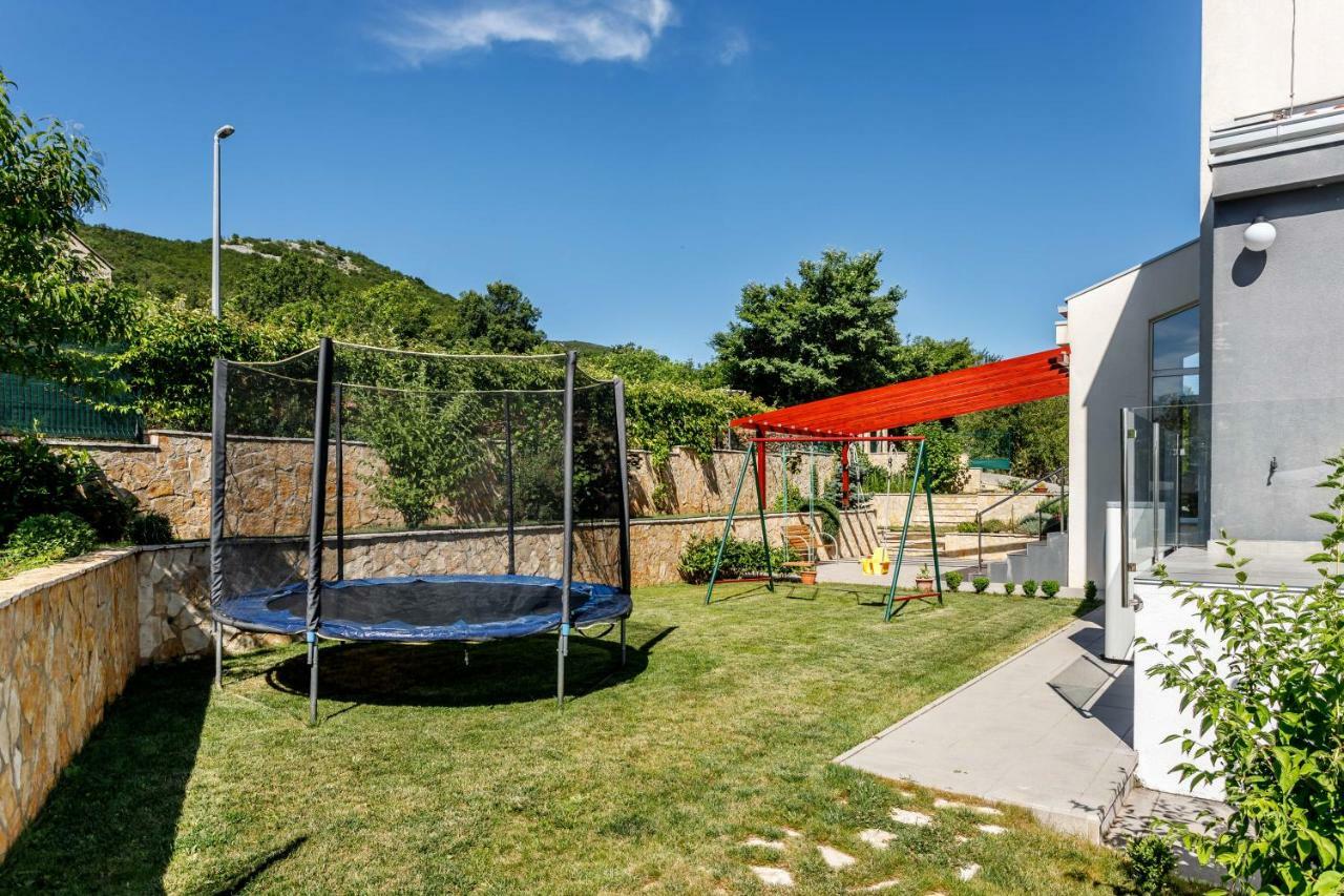 Luxury Villa Nadalina-Dicmo Dugopolje Exterior photo