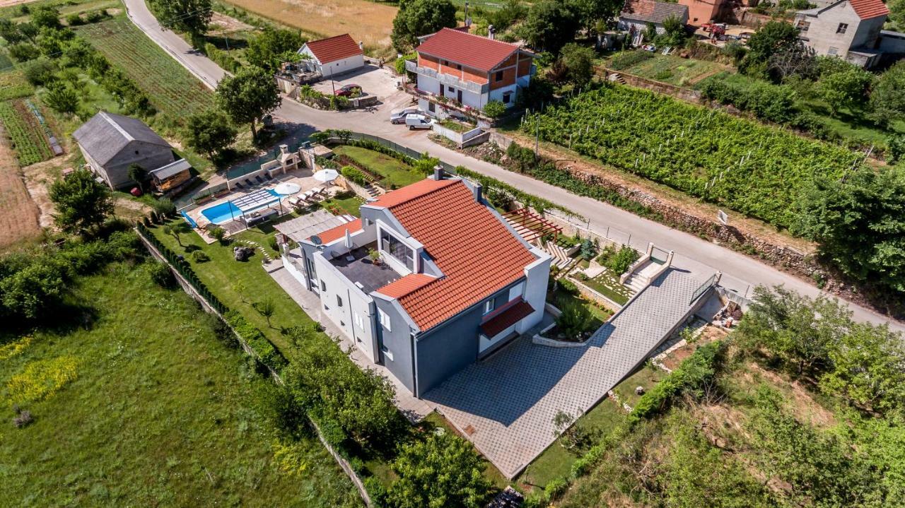 Luxury Villa Nadalina-Dicmo Dugopolje Exterior photo
