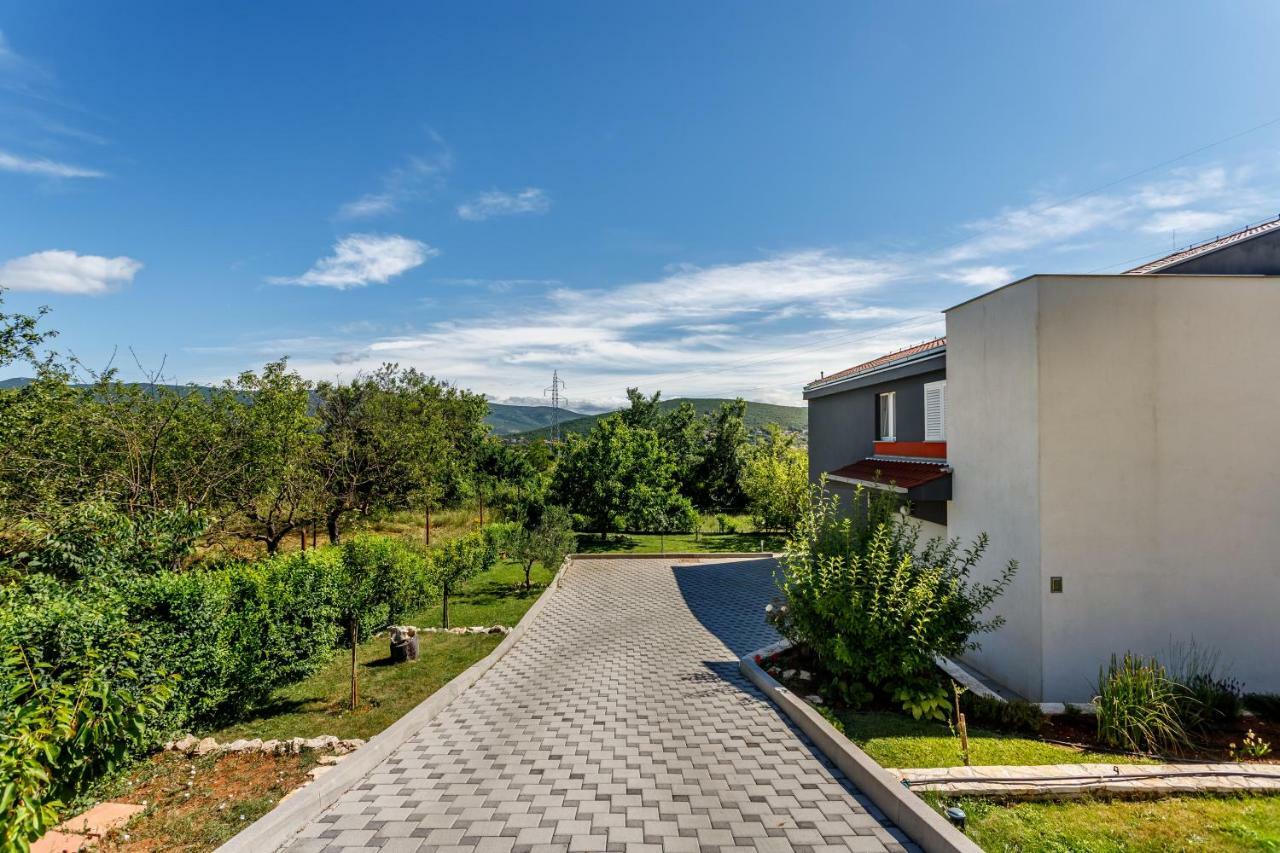 Luxury Villa Nadalina-Dicmo Dugopolje Exterior photo
