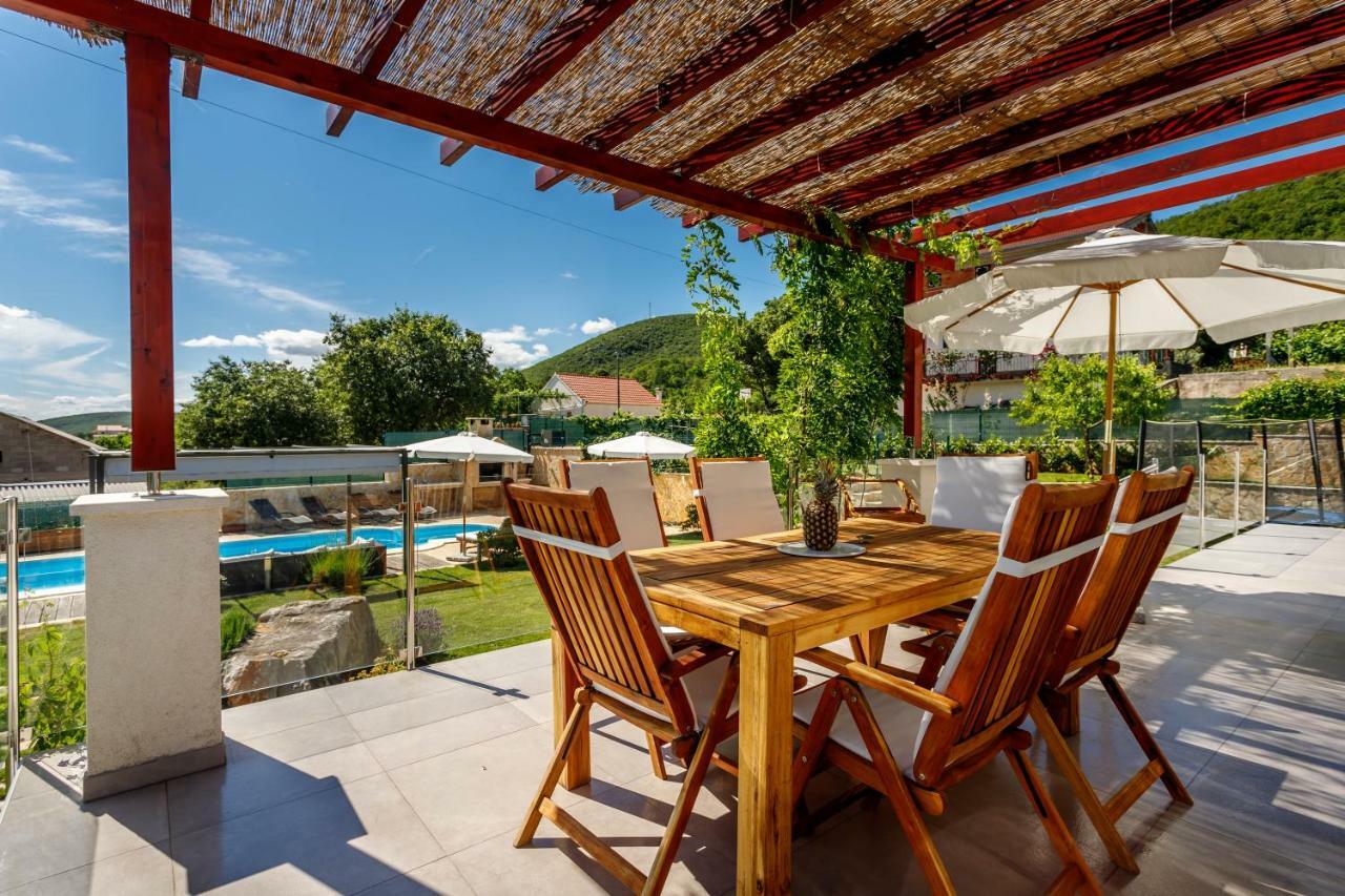Luxury Villa Nadalina-Dicmo Dugopolje Exterior photo